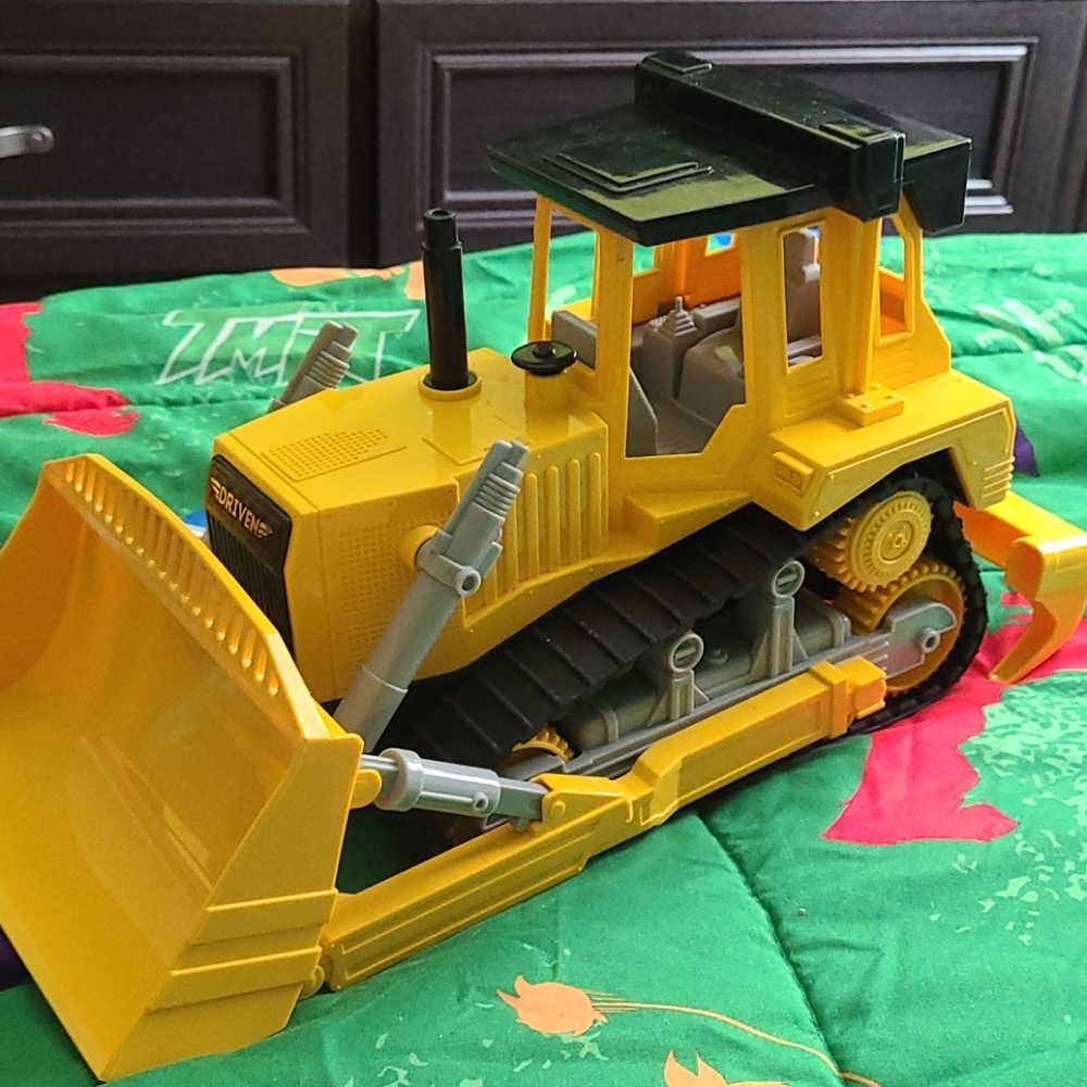 Bulldozer - Picture 2 of 4